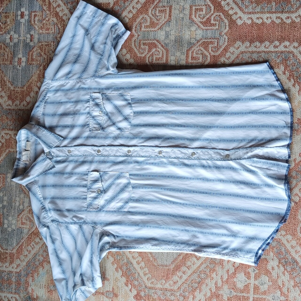 BKE 67 XL button up shirt